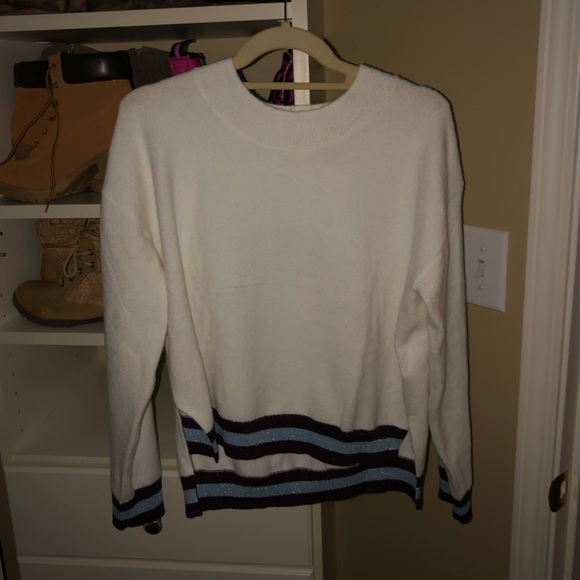 Levi’s Sweater - Picture 2 of 8